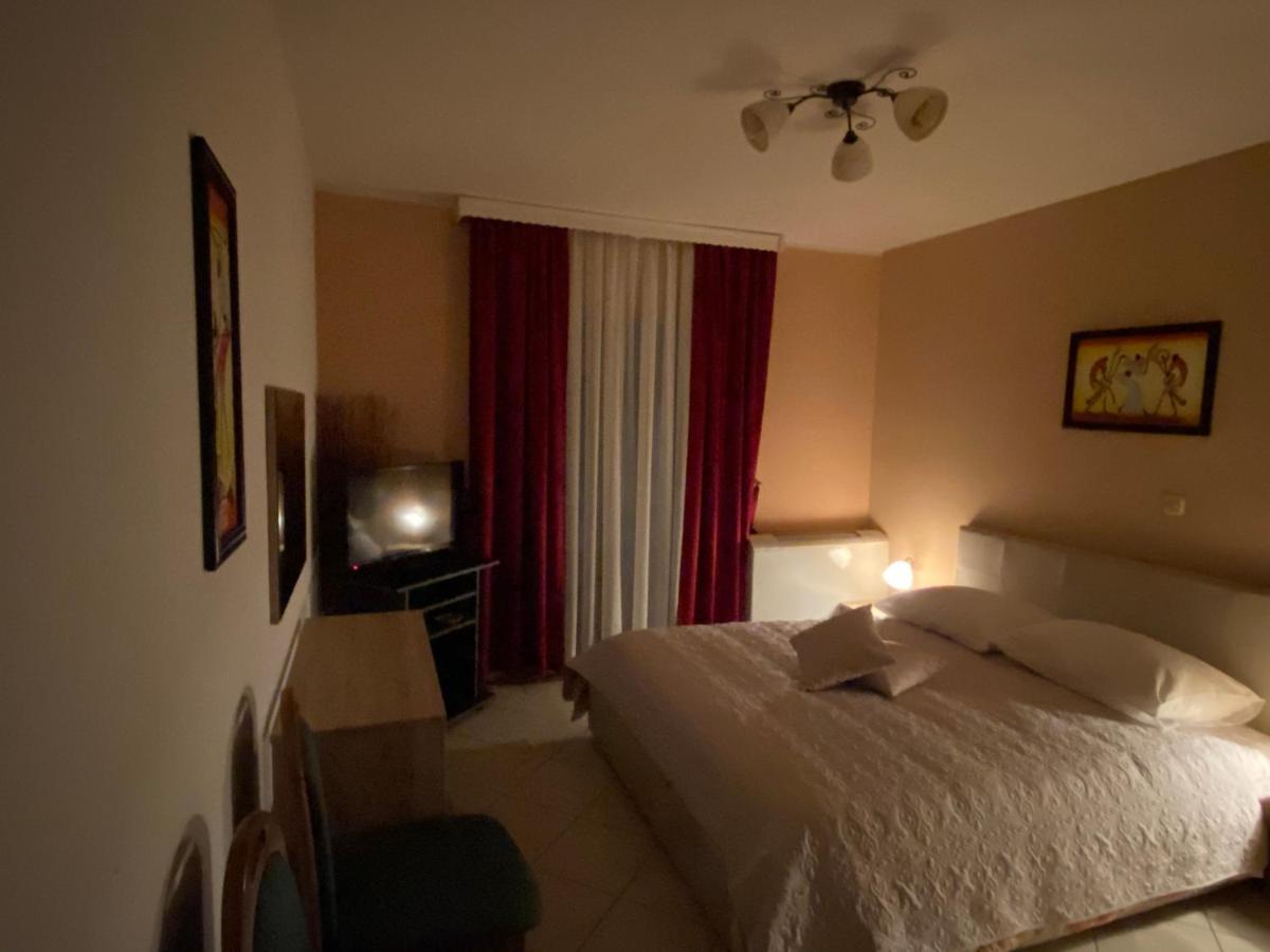 Hotel Aurora Pula Luaran gambar