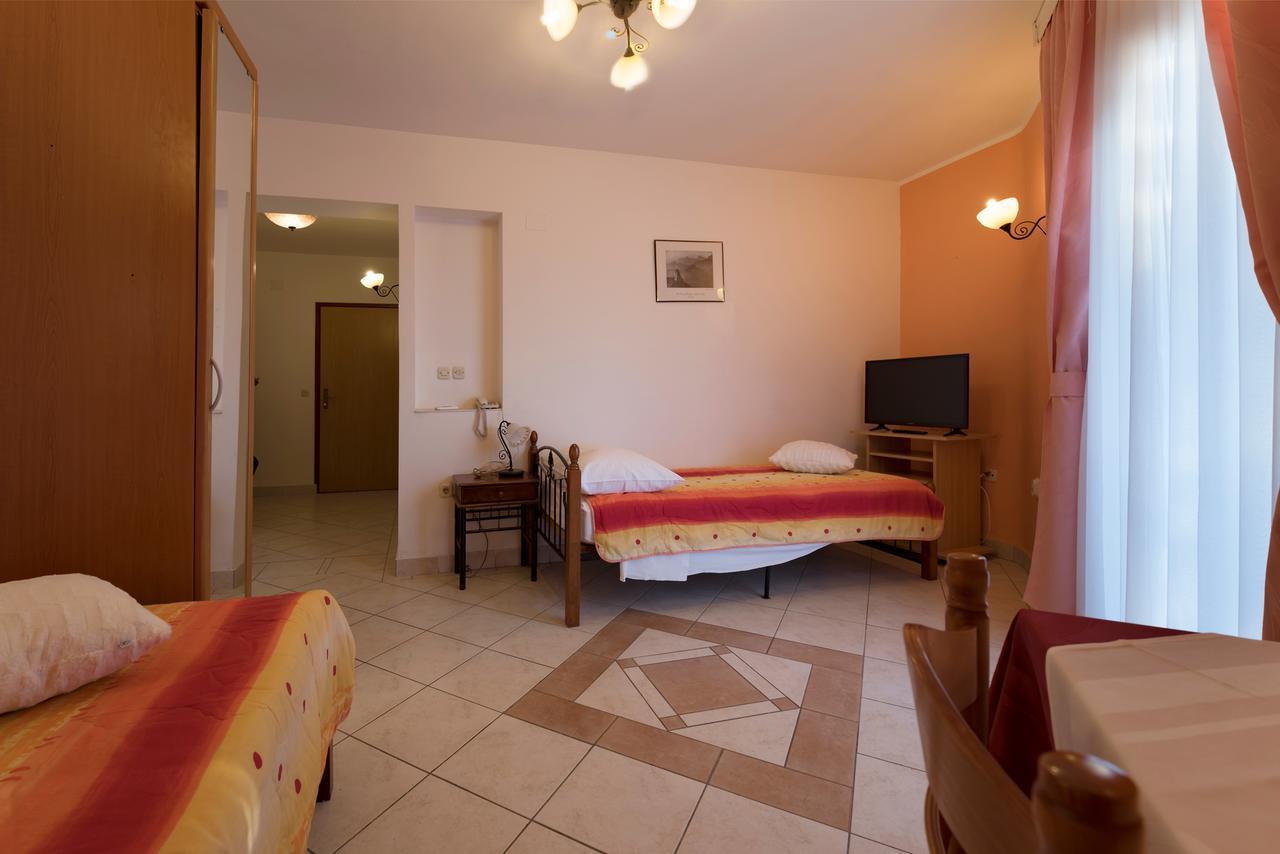 Hotel Aurora Pula Luaran gambar