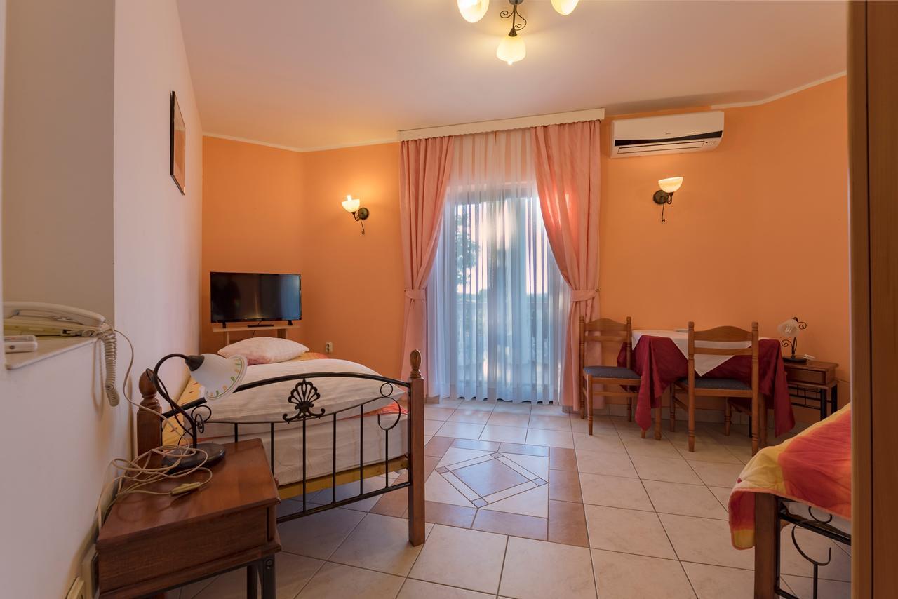 Hotel Aurora Pula Luaran gambar